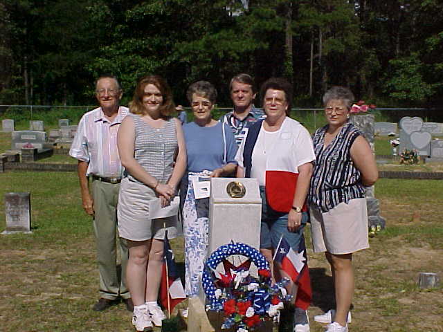 Reunion7.jpg.jpg (49603 bytes)