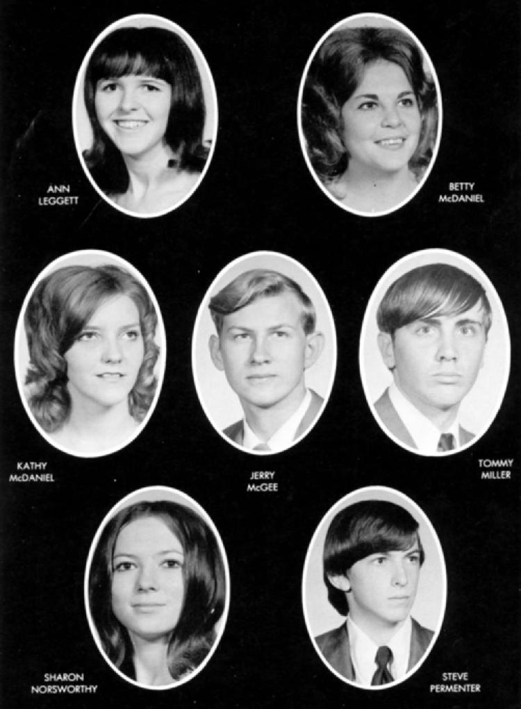 1973Students2b.JPG (77916 bytes)