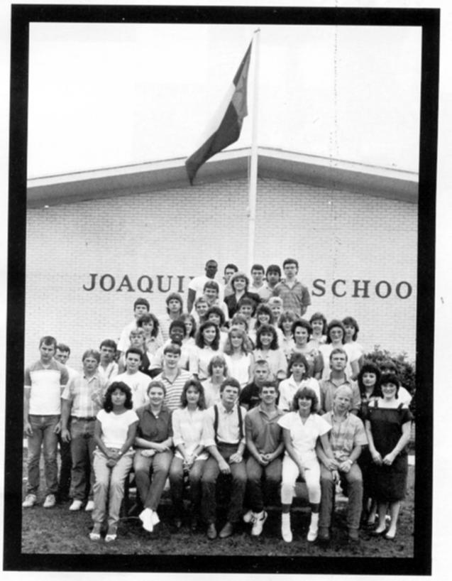 1987JStudents1.JPG (64833 bytes)