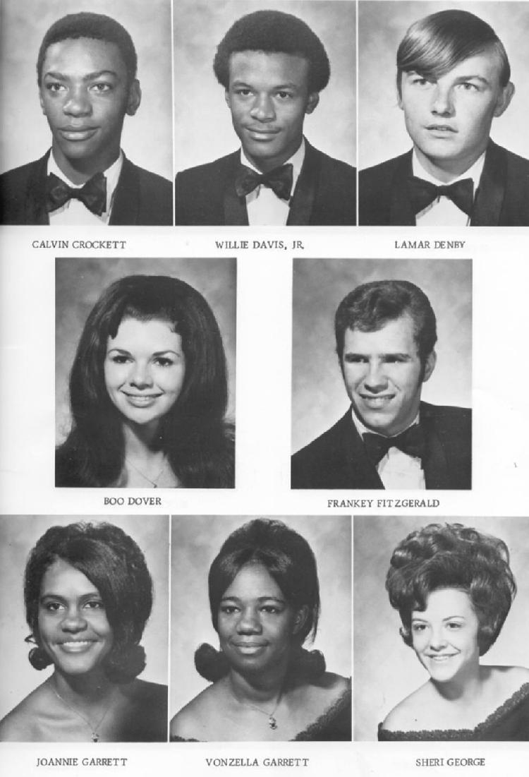 1971SStudents2a.JPG (81062 bytes)