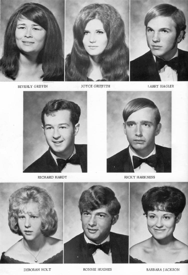 1971SStudents2b.JPG (92980 bytes)