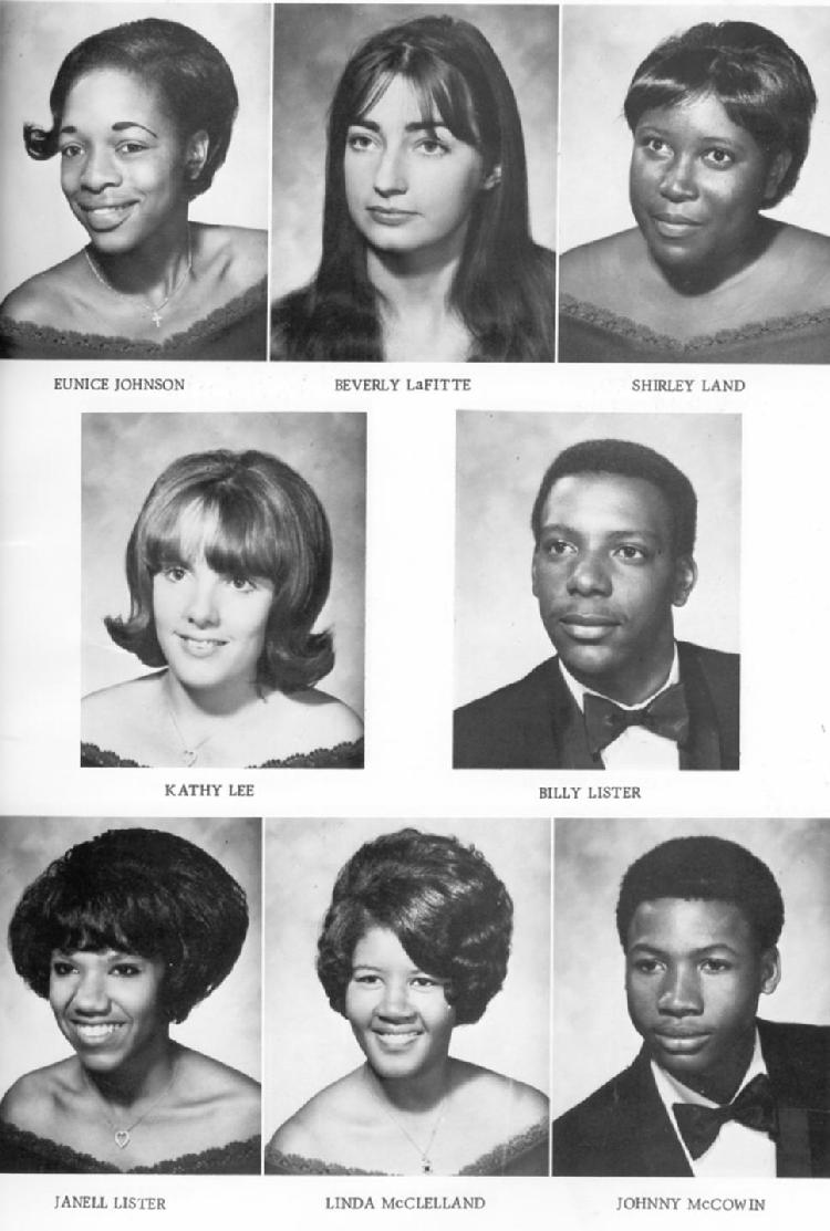 1971SStudents3a.JPG (87785 bytes)