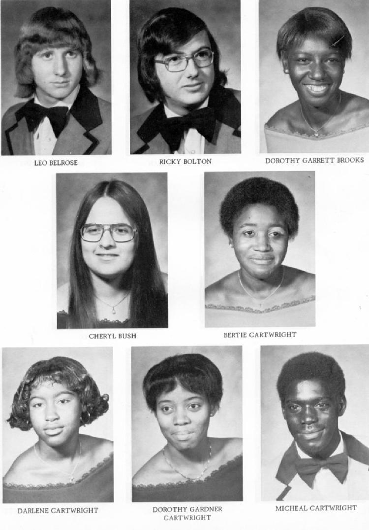 1976SStudents1b.JPG (87880 bytes)