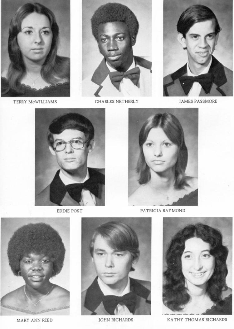 1976SStudents3a.JPG (87583 bytes)