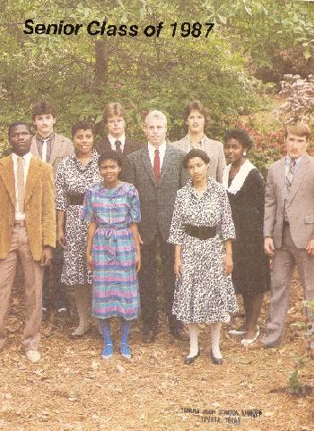 1987TeStudents1b.JPG (52943 bytes)