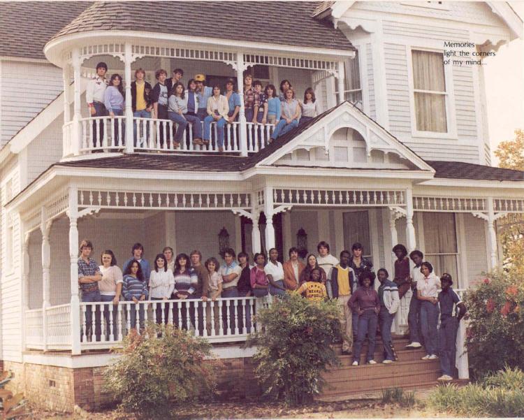 1982TpStudents4b.jpg (97183 bytes)